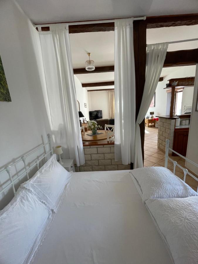 D'ecosse Apartment Azille